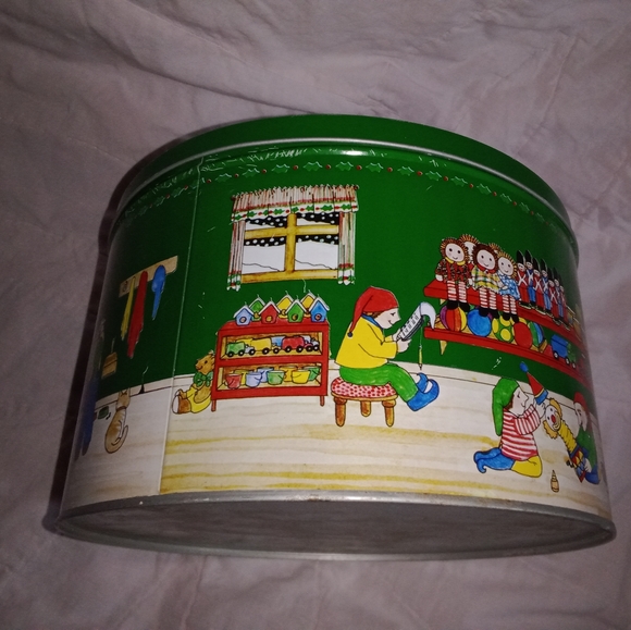 Vintage Christmas Santa Elf Cookie Tin 1982 Lynn Gates Design 8 3/4" Diameter - Picture 7 of 12